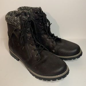 Cliffs by White Mountain Pembroke Boots Size 10M